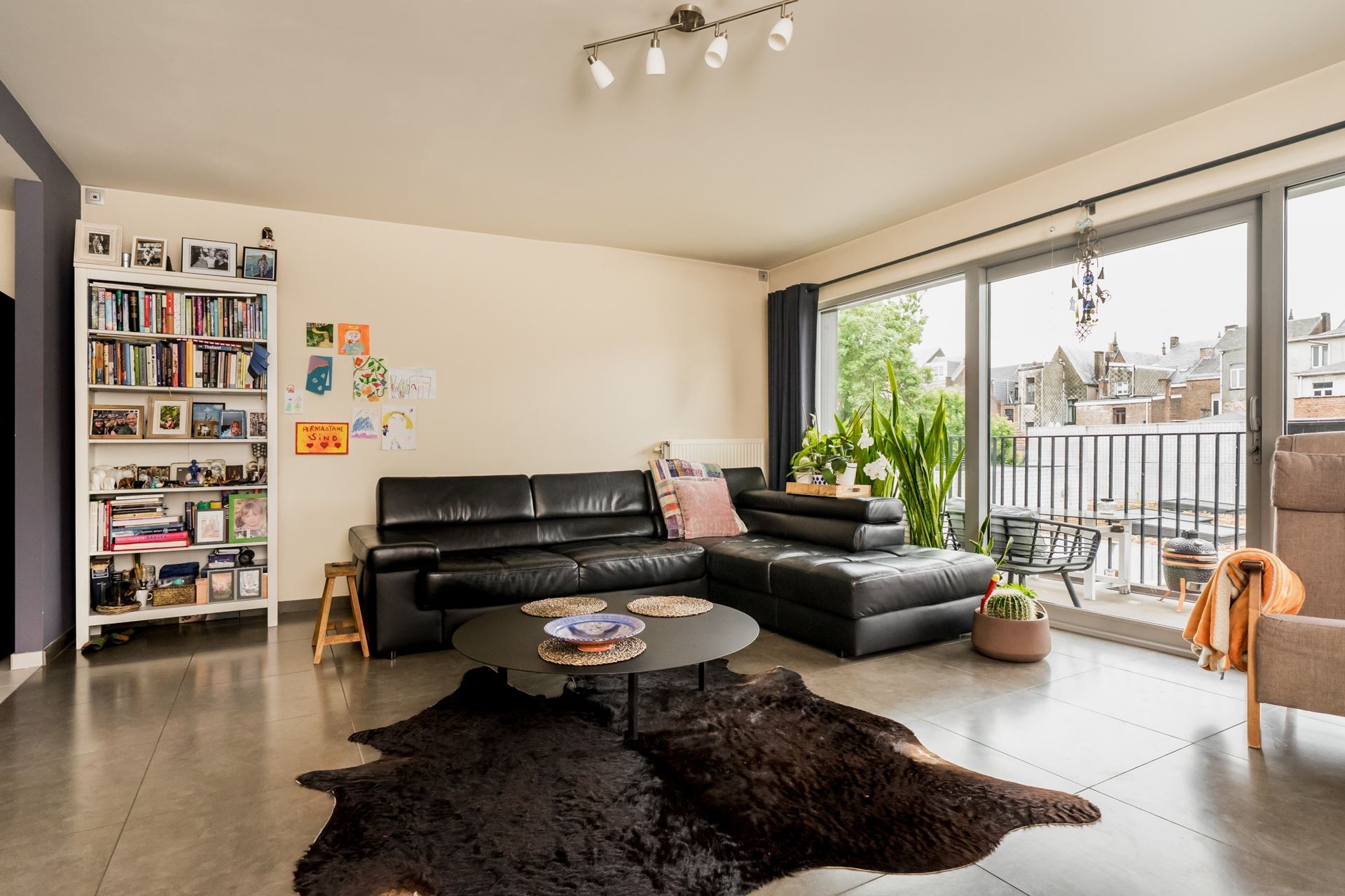 APPARTEMENT DE 2 CHAMBRES AVEC TERRASSE ET EMPLACEMENT DE PARKING À MALINES - photo 2