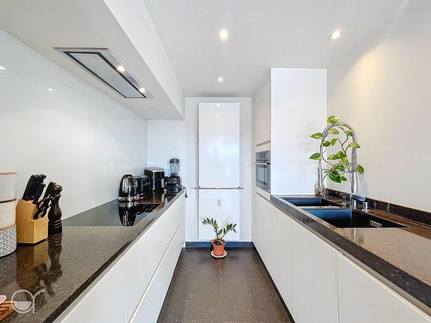 Gemeubeld dakappartement met terras met uitzicht op De Vooruit, Boekentoren en de Drie Torens van Gent. - foto 5