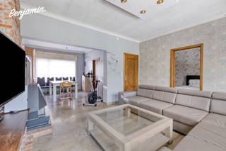 - Emplacement calme au centre de Geluwe: Rue de Jérusalem 10- Espace de vie spacieux avec véranda confortable- Cuisine pratique- Grand jardin orienté...