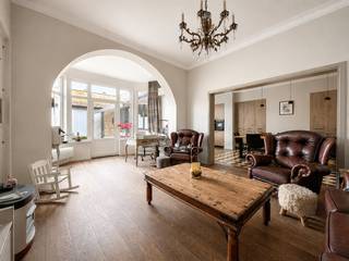 Cette maison de maître luxueusement rénovée combine charme historique, confort moderne et finitions haut de gamme. La maison bénéficie est situé...