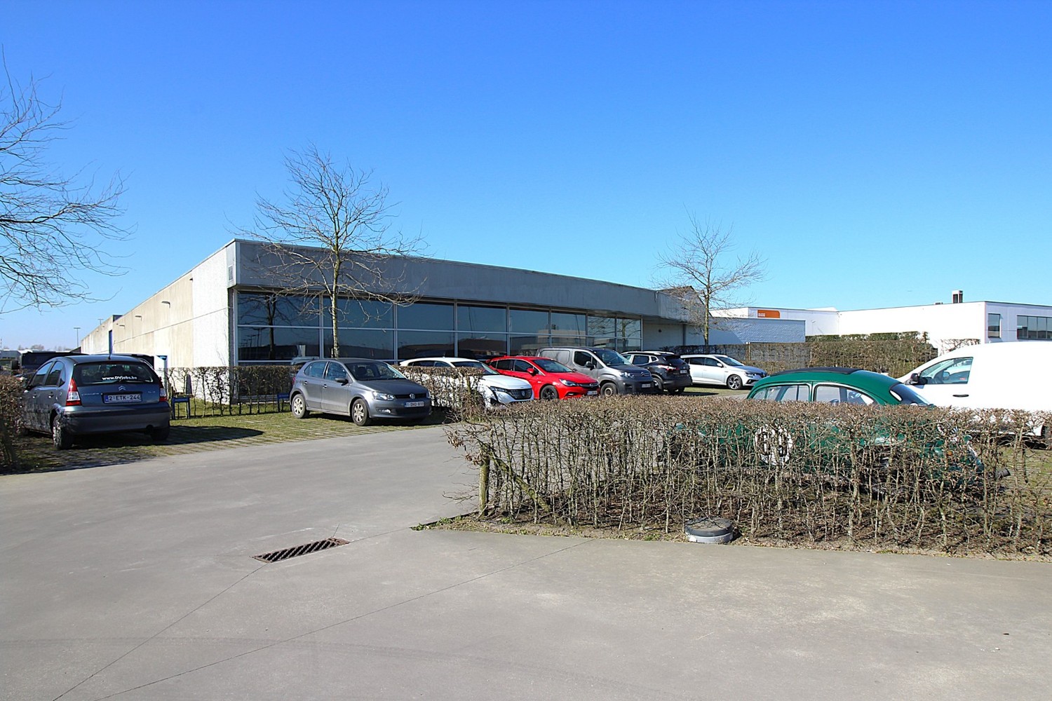 bedrijfsgebouw | 960m² showroom, kantoren en 840m² magazijnruimte. - foto 5