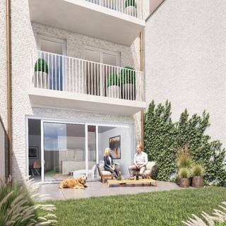 Op de derde verdieping van het kleinschalige nieuwbouwproject "Clément" bevindt zich dit stijlvol appartement, ideaal gelegen op korte afstand van het strand en het centrum van Heist.<br /><br />De strakke architectuur, royale glaspartijen en frisse uitstraling zorgen voor een moderne en aangename leefomgeving. Dankzij de twee terrassen, die de volledige gevelbreedte beslaan, geniet u optimaal van binnen -en buitenleven.<br /><br />Dit energiezuinige appartement is volledig voorbereid op de toekomst, uitgerust met een warmtepomp en fotovoltaïsche zonnepanelen die groene energie leveren.<br /><br />Investeer zorgeloos in een nieuwbouwproject op slechts 200 meter van de zee.<br /><br />Indeling:<br /><br />- Inkomhal.<br />- Toilet.<br />- Ruime berging.<br />- Open keuken met bijhorende eethoek.<br />- Gezellige leefruimte met aansluitend terras.<br />- Ruime slaapkamer met ensuite badkamer.<br />- Volwaardige tweede slaapkamer met ensuite badkamer, optie tot het plaatsen van een ligbad.<br /><br />De indeling van het appartement kan verder in samenspraak met de ontwikkelaar aangepast worden naar wens.<br /><br />Een extra bonus is de bijkomende privatieve berging en een gemeenschappelijke fietsenstalling.<br /><br />Oplevering voorzien najaar 2026.<br /><br />Interesse? Neem contact op wij verwelkomen U graag op kantoor.