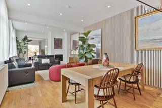 Spacious 2-bedroom apartment for sale in Koekelberg!Located at 38, Rue de Normandie in Koekelberg, this ready-to-move-in apartment spans 134 m²...