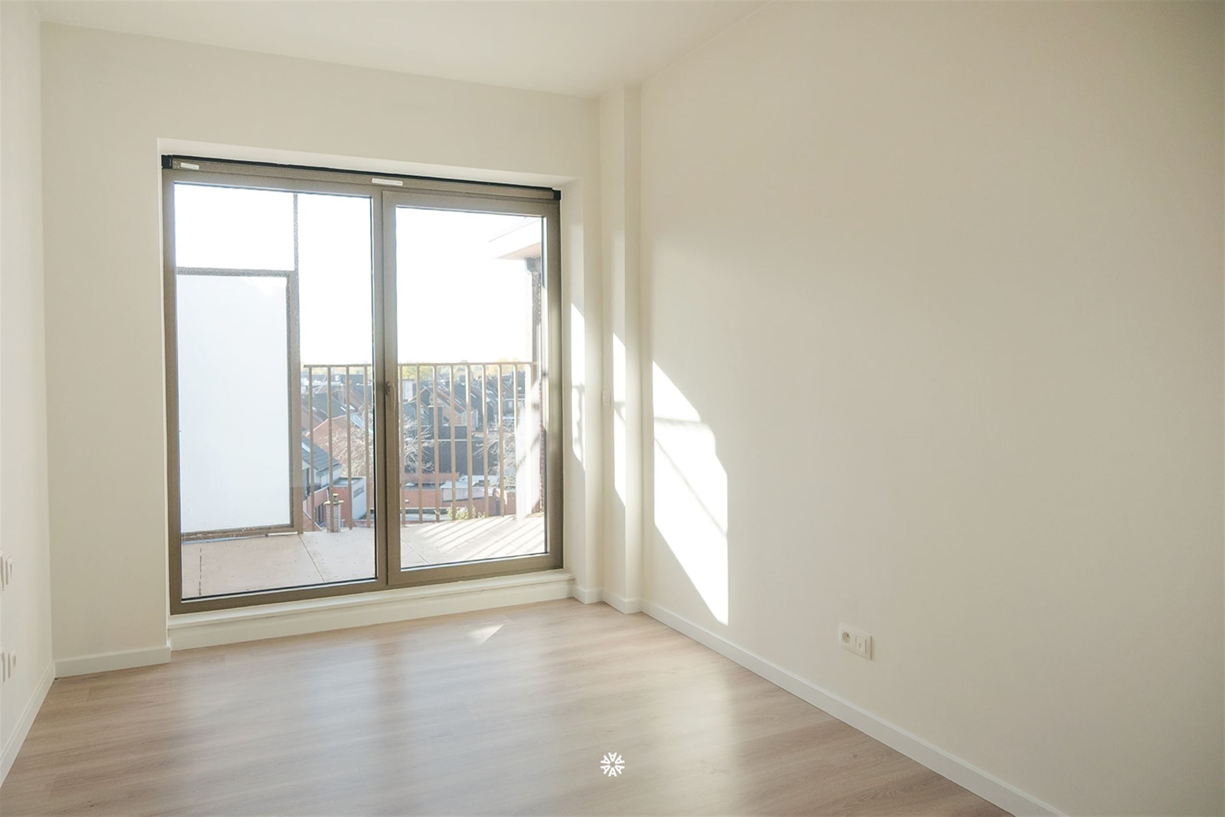 Knap gerenoveer dakappartement in het centrum van Sint-Niklaas - foto 5