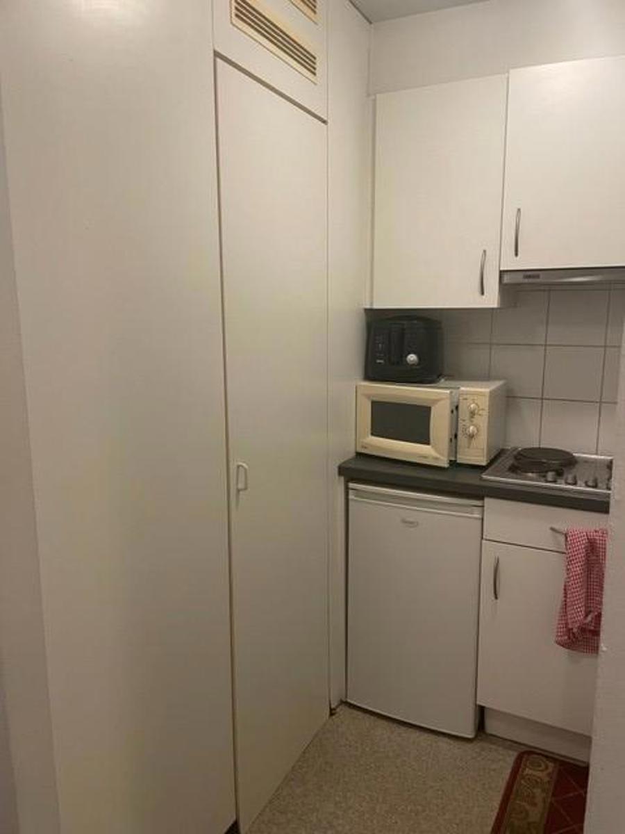 Appartement te huur - 1 slaapkamer, 3e verdieping - foto 3