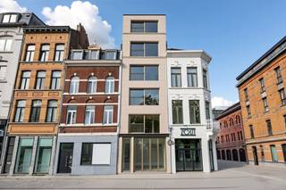 Deze vergunde opbrengsteigendom, ontworpen als exclusief 'Boutique hotel' met vijf kamers, combineert hedendaagse architectuur met een...