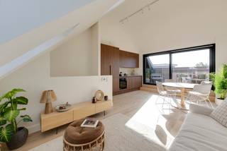 Penthouse met zonneterras en 2 ruime slaapkamersOp zoek naar een instapklaar, volledig vernieuwd appartement op een toplocatie in Antwerpen? Deze...