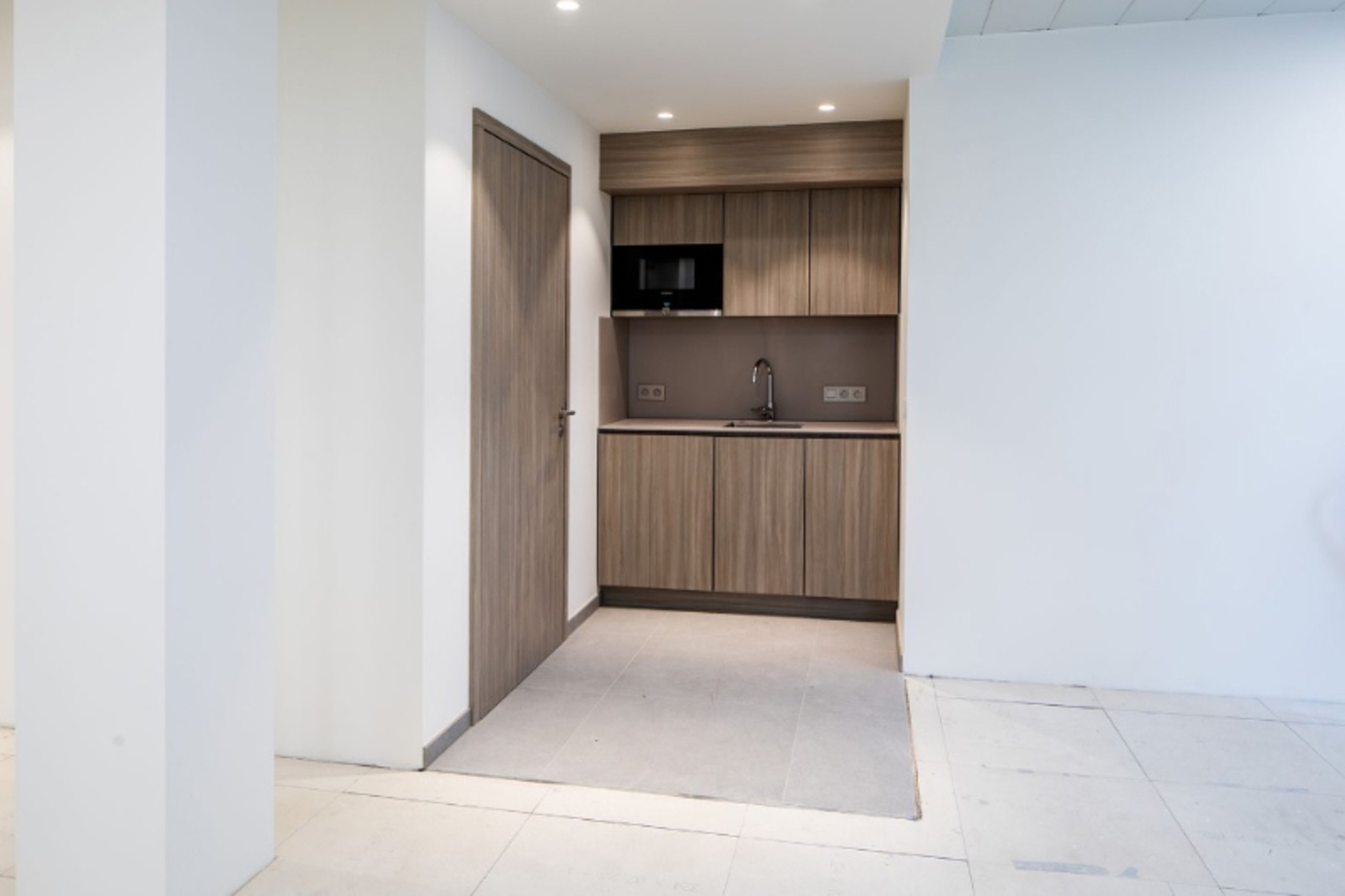 Commercial for rent in Brussels - photo 4