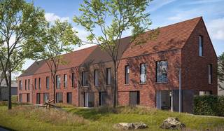 Lot 16: Deze halfopen bebouwing in hedendaagse stijl heeft 3 slaapkamers, een autostaanplaats in parkeercluster, een inrichtbare zolder, een bewoonbare oppervlakte van +/- 154 m² en heeft een perceel van +/- 257 m². De woning is gelegen in De Weverie in Deerlijk. De Weverie is een nieuwe woonbuurt met 16 energiezuinige huizen. Het zijn stuk voor stuk duurzame woningen met 2 bouwlagen en een hellend dak. Kom thuis in deze rustige, autoluwe buurt. Centraal in de wijk vind je een prachtig stadspark. Kinderen amuseren zich ten volle in deze autovrije groenzone. De bomen, bloemen en extensieve beplanting zorgen voor biodiversiteit in de hele buurt.<br /><br />Interesse of vragen? Meer info op matexi.be/deerlijk of contacteer vrijblijvend onze sales consultant op 056 38 03 15.<br />