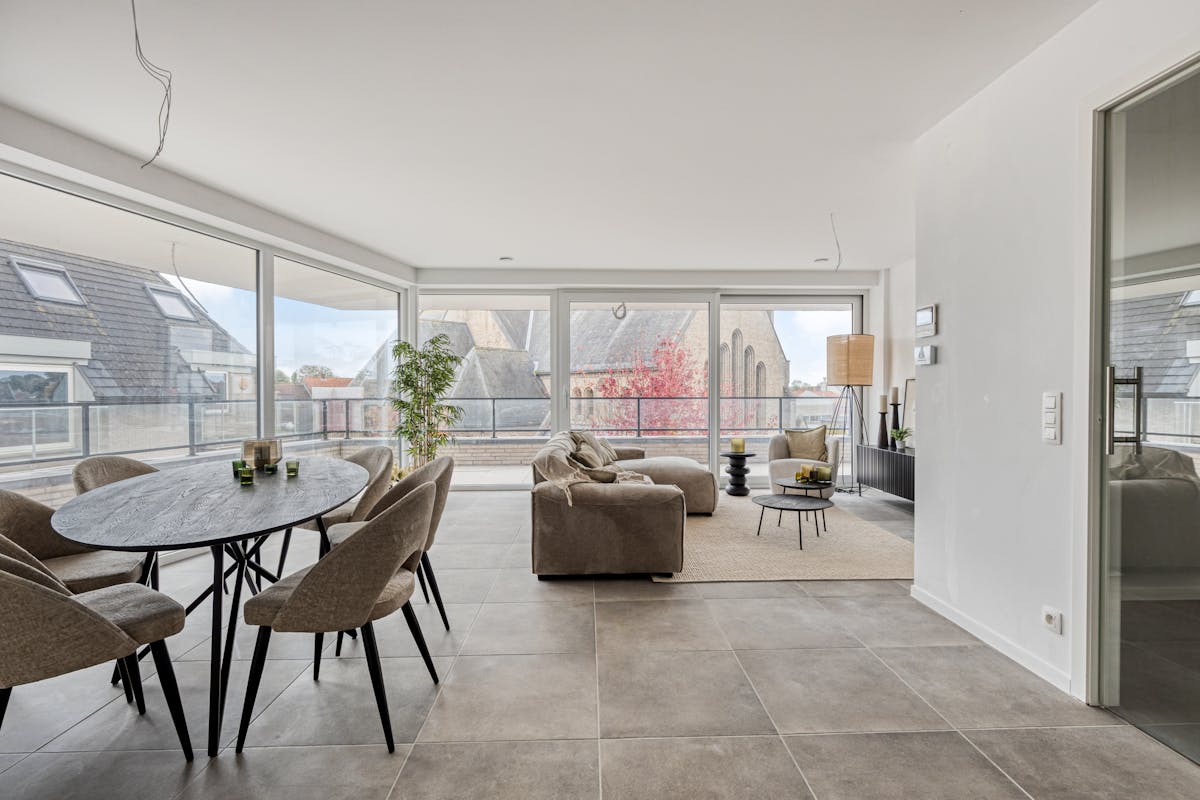 Ruim dakappartement met 3 slaapkamers in Staden! - foto 1