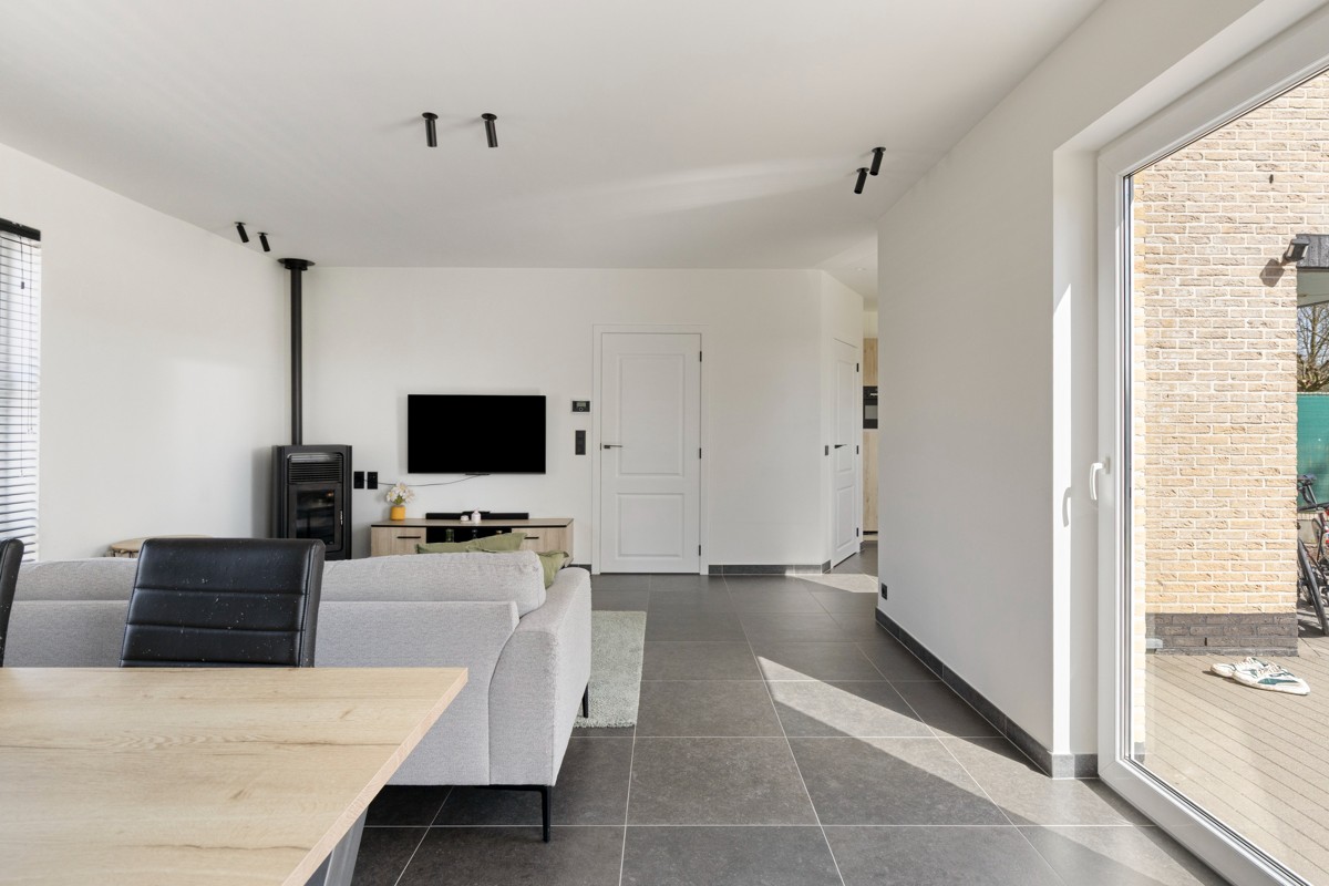 Instapklare gerenoveerde woning te Zwalm - foto 4