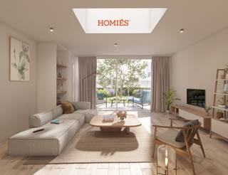 **Verkoop onder BTW** Dit prachtige duplexappartement met tuin is gelegen in de nieuwbouwresidentie Maison Conscience, aan de rand van het welbekende Nieuw Kwartier, een absolute toplocatie in het centrum van de stad, met winkels, sportfaciliteiten en eetgelegenheden in de onmiddellijke omgeving. Het appartement/stadswoning met een individuele ingang omvat een inkomhal met vestiaire en gastentoilet, een ruime leefruimte met open keuken en zicht op de mooie, omheinde stadstuin – een oase van rust midden in het bruisende centrum. Op de verdieping bevinden zich een nachthal, twee slaapkamers en een badkamer. Bovendien scoort dit appartement sterk op vlak van energie: verwarming en koeling gebeuren via een lucht-waterwarmtepomp, wat garant staat voor een laag energieverbruik. Verder is er de mogelijkheid tot aankoop van een autostaanplaats, beschikt het appartement over een privatieve kelder voor extra opslagruimte, en zijn er eigen fietsenstallingen voorzien. De verkoop gebeurt onder de Wet Breyne, wat jou als koper extra bescherming biedt. De koper kan de afwerking en materialen nog kiezen naar eigen smaak. De uitvoering van dit project moet nog van start gaan. Wens je meer informatie of een gedetailleerde prijslijst? Contacteer ons via info@homies.be of bel 016 22 82 22.