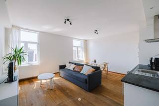 Nicely renovated 1-bedroom apartment  in downtown Antwerp, close to the central station, Meir and the renovated Operaplein (mobiscore of 9.9)...