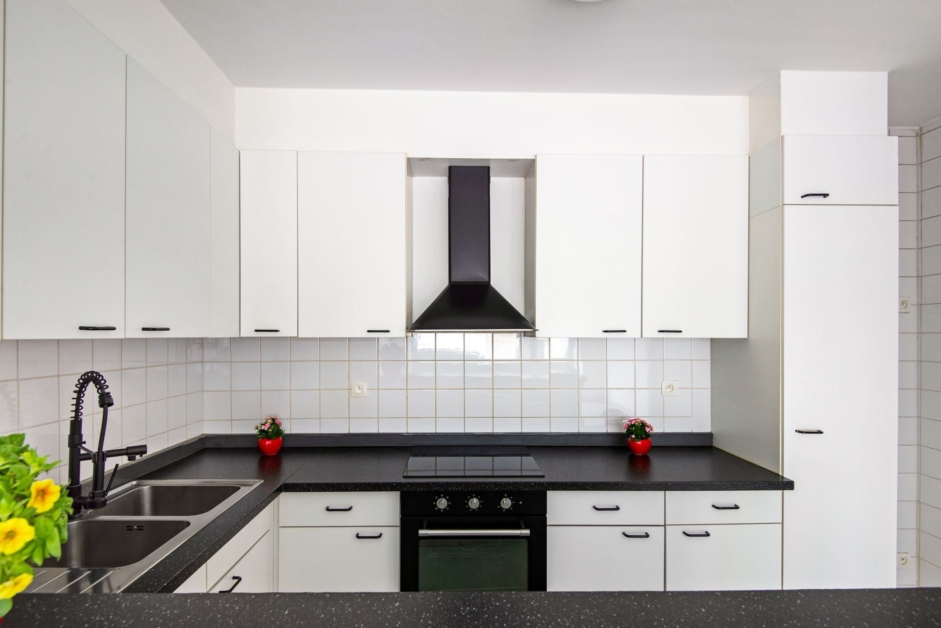 Smaakvol gerenoveerd appartement met terras en optionele garage - foto 3