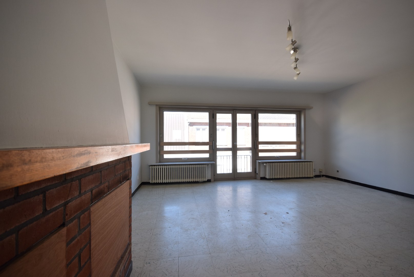 Gezellig duplexappartement te huur in het centrum van Lichtervelde, vlakbij het station - foto 3