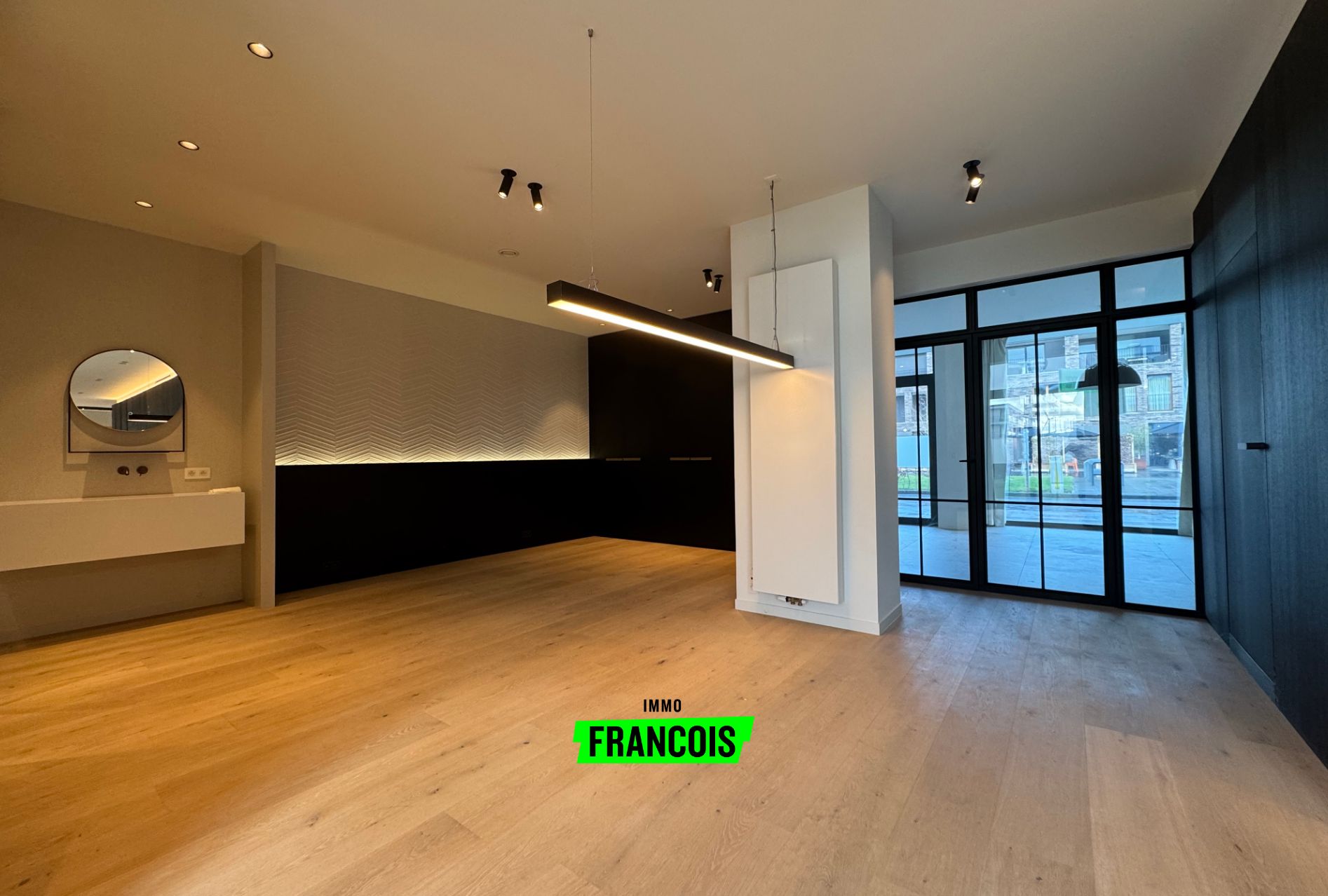 Handelspand (175m²) op Toplocatie in Sint-Eloois-Vijve met 4 parkeerplaatsen - foto 5