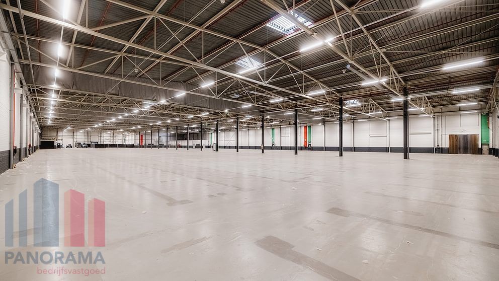 12.317 m² logistiek magazijn met kantoren in Zele - foto 2