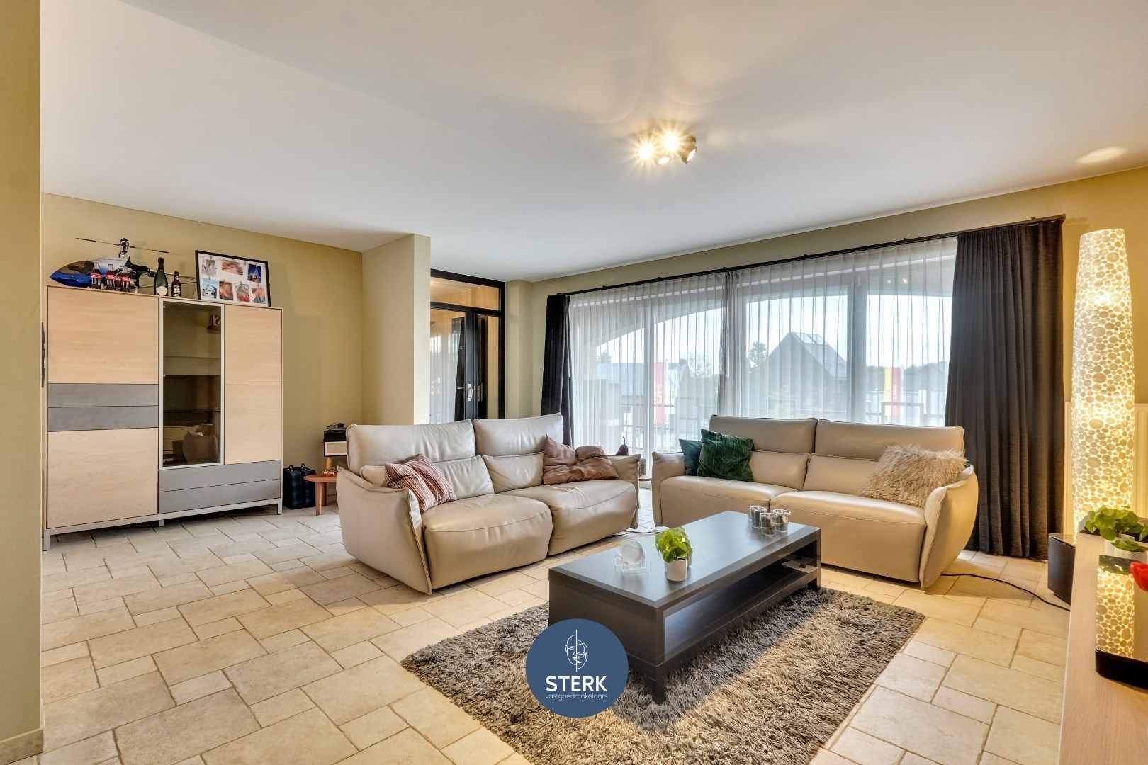 INSTAPKLAAR DUPLEX-APPARTEMENT MET 3 SLPKS EN 2 TERRASSEN TE REKEM ! - foto 5