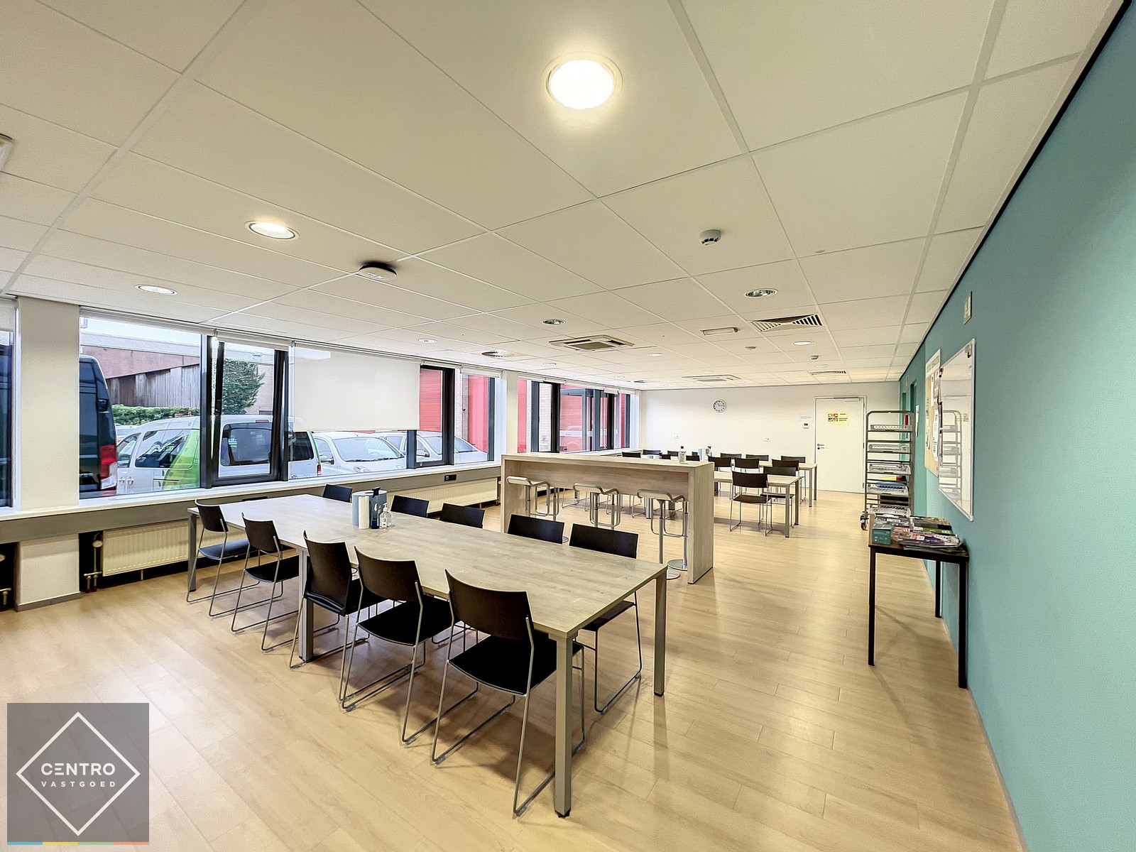 Instapklare burelen/showroom (± 1.400 m²) te ROESELARE ! - photo 5