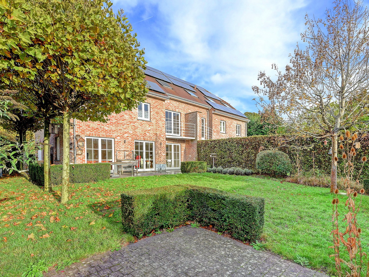 House for sale in La Hulpe with 6 bedrooms - photo 2