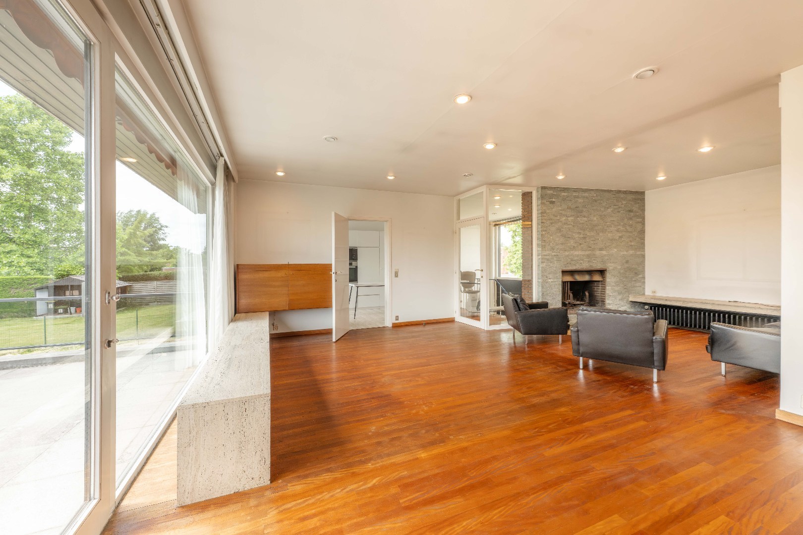 KARAKTERVOLLE ARCHITECTENWONING NABIJ CENTRUM MEULEBEKE - foto 4