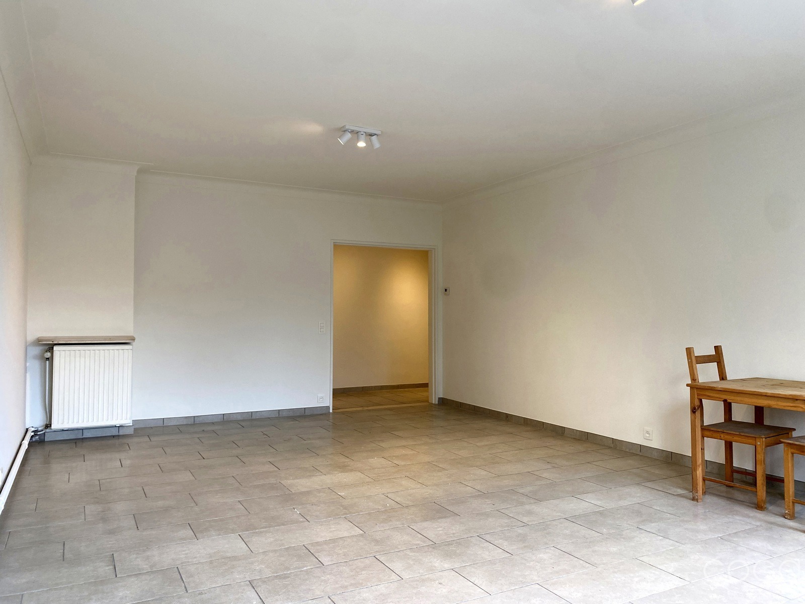 Opgefrist appartement met ruim terras op uitstekende locatie - foto 5