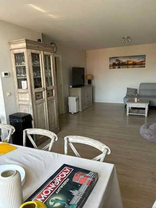 Duplex appartement op de 2de verdieping - 144 m².3 slaapkamers ( 45/14/10 m² ) - badkamer met ligbad/douche - apart toilet - berging - open keuken -...