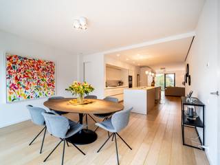 Ideally located between Montgomery and the Parc de Woluwé, close to shops, furnished apartment with a gross surface area according to PEB of ±145...