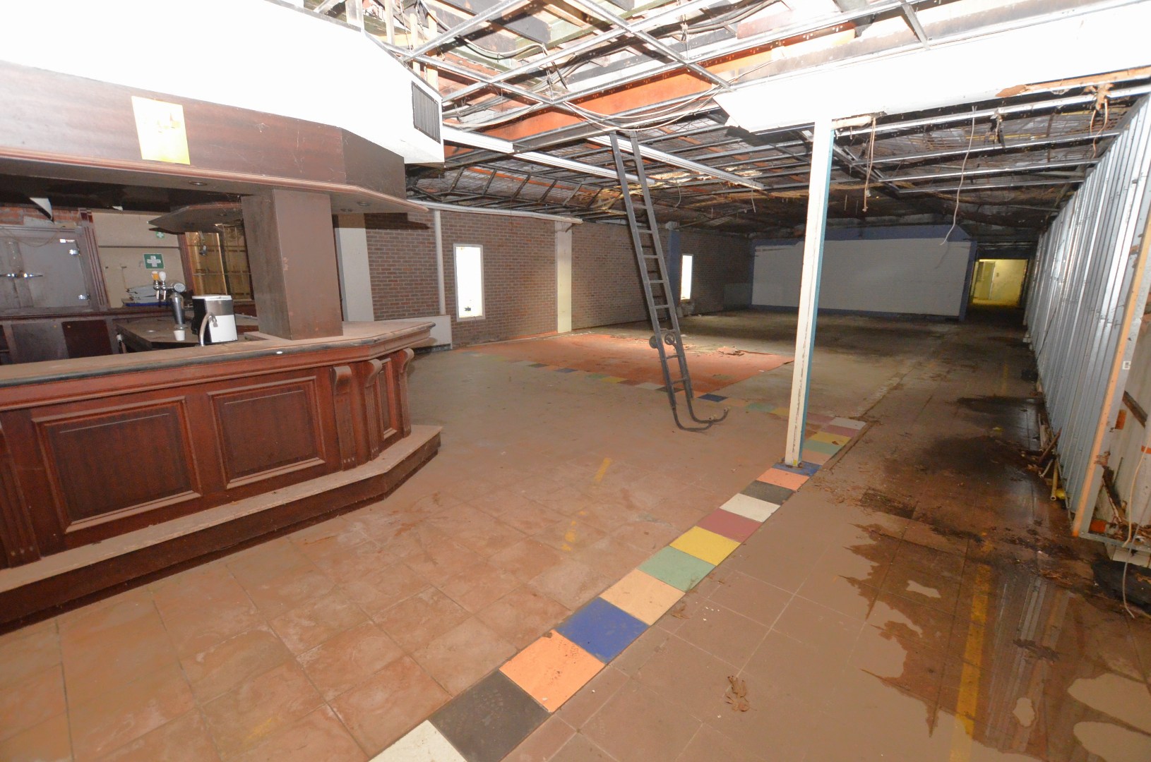 Ruim woonhuis met pakhuis/loods - foto 4