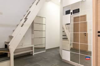 HOBOKEN | READY TO MOVE IN HOUSE WITH THREE BEDROOMS, 2 BATHROOMS AND TERRACE | EPC B |Layout as follows: ground floor: entrance hall - bedroom -...