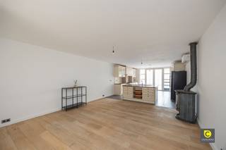 Ruime en energiezuinige gezinswoning in het centrum van AartselaarDeze gezellige en ruime woning met 4 slaapkamers is gelegen op een...