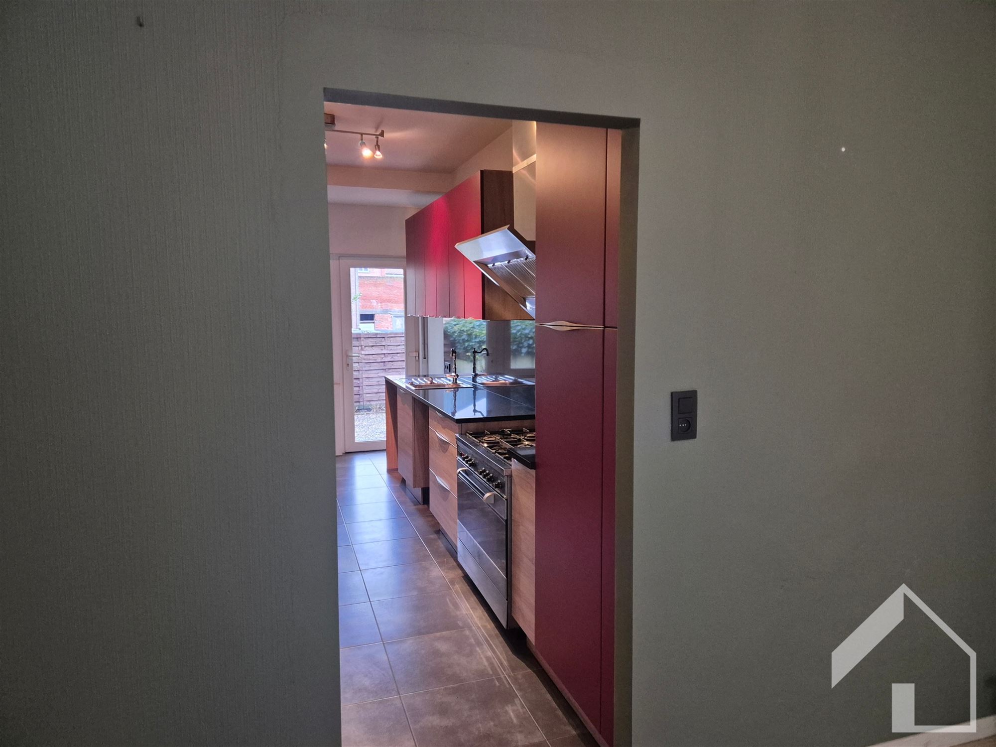 Gelijkvloersappartement op toplocatie met 1 slaapkamer en binnenkoer - foto 3
