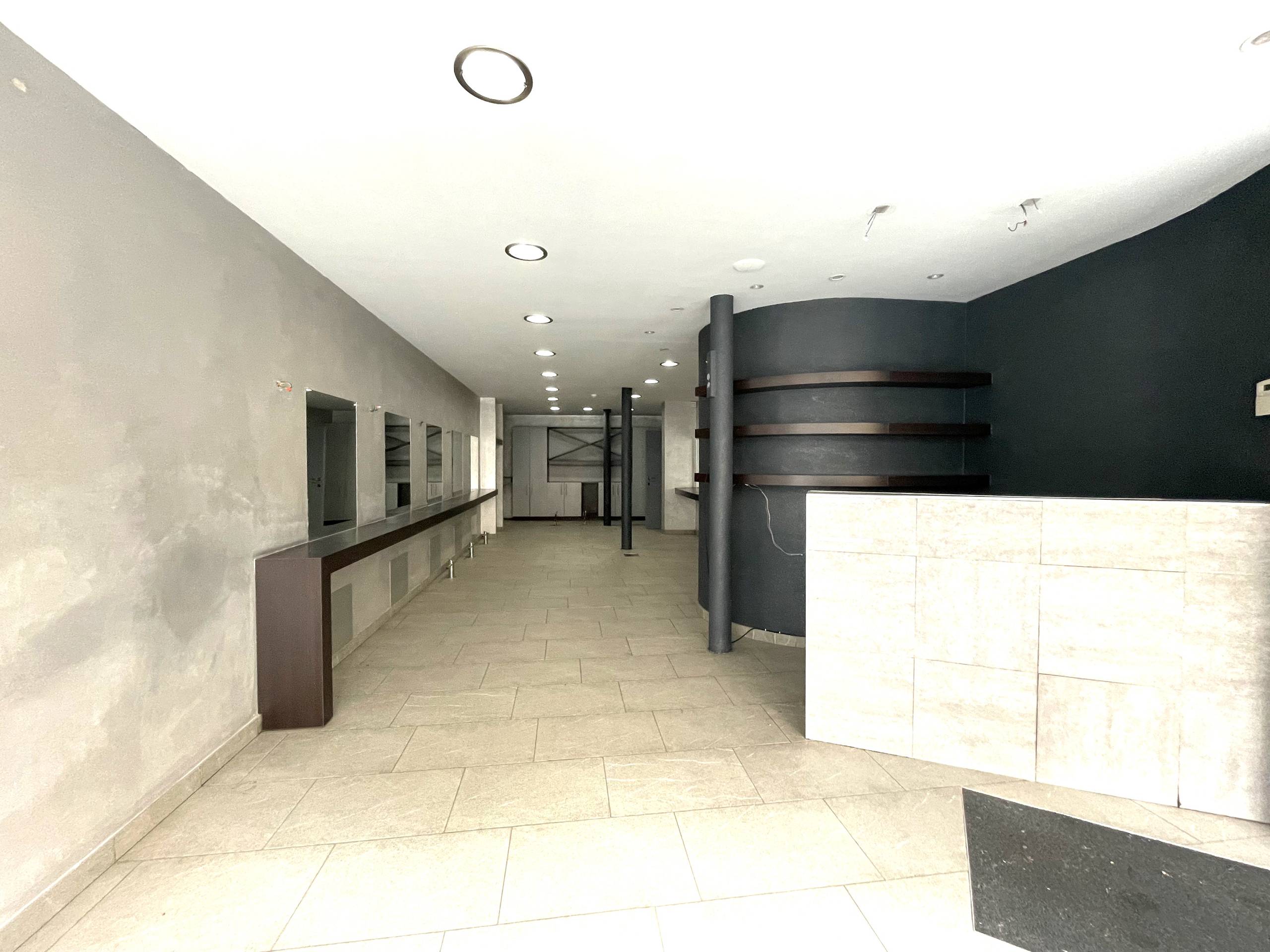 Commercial for rent in Ypres - photo 5