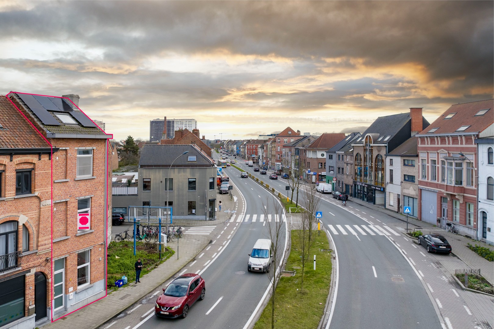 Instapklare woning met 4 slaapkamers op goede ligging nabij centrum Gent en de Bourgoyen. - foto 1