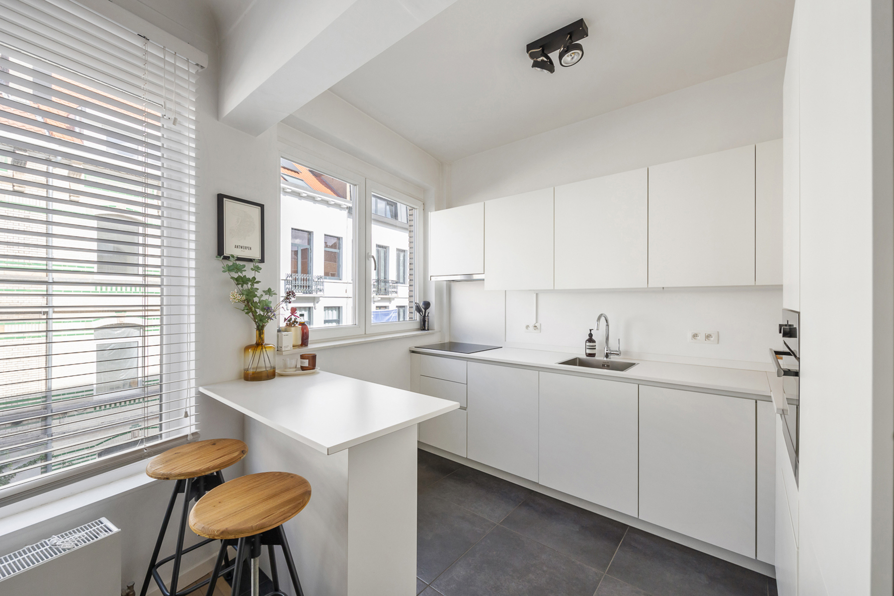 Instapklaar appartement met 2 slpks &amp; zonnig terras - foto 3