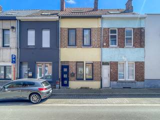 Een welgelegen en energiezuinige woning (EPC: C) met 2 slaapkamers en zuid georiënteerd terras/tuin.Gelegen nabij alle faciliteiten.Elektrische...