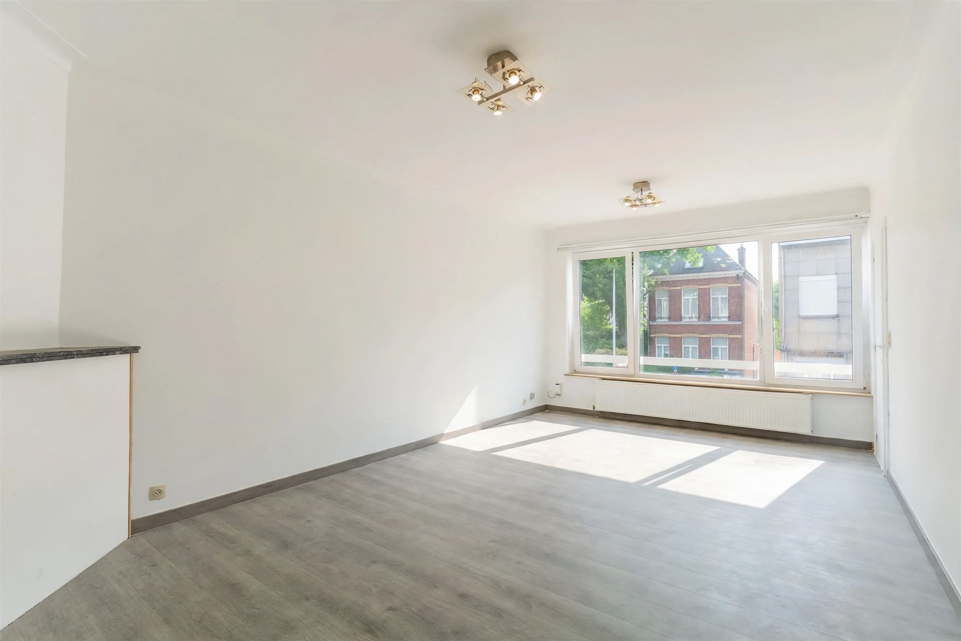 Appartement op 1ste verdieping met 3 SLPK + terras! - foto 4