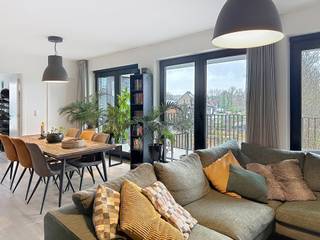 Dit lichtrijke en ruimtelijk appartement is gelegen op de site van "de Oude Gasfabriek".<br />De woonkamer met grote raampartij geeft uit op een overdekt terras van 19 m² met weids uitzicht. <br />Verder biedt het appartement een open ingerichte keuken, 2 slaapkamers, badkamer met douche, afzonderlijk toilet en een praktische berging.<br />Zeer leuke ligging aan de stadsvesten en bovendien op wandelafstand van het centrum en treinstation. De bushalte bevindt zich aan de overzijde van de straat.<br />Het appartement is geschilderd en voorzien van verlichting.<br />Inclusief in deze prijs beschikt men over een extra kelderberging, een autostaanplaats en kan men gebruik maken van de gemeenschappelijke fietsenberging. <br />Gemeenschappelijke kosten bedragen € 90/maand.