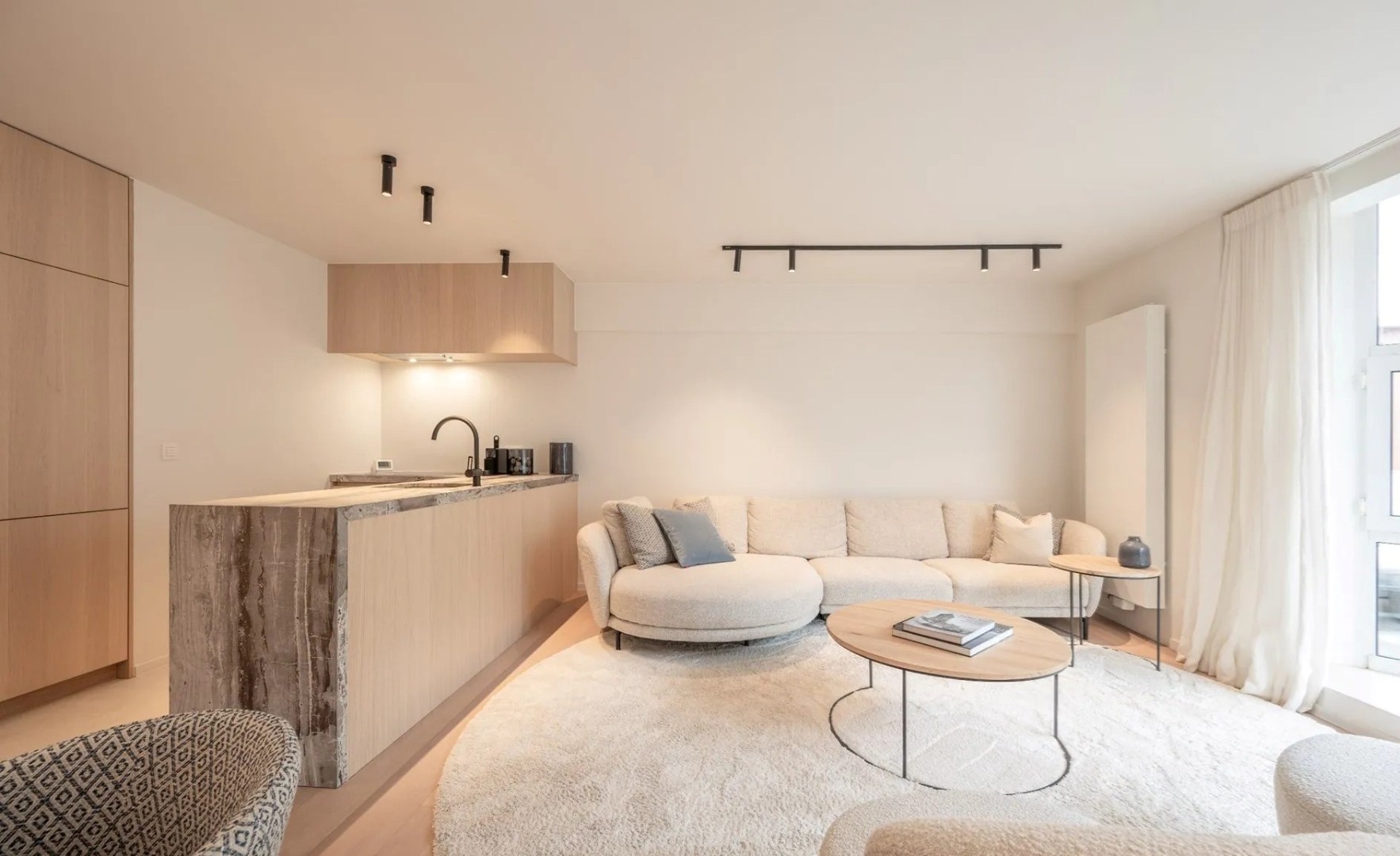 Subliem gerenoveerd appartement vlakbij de Groentemarkt - foto 2