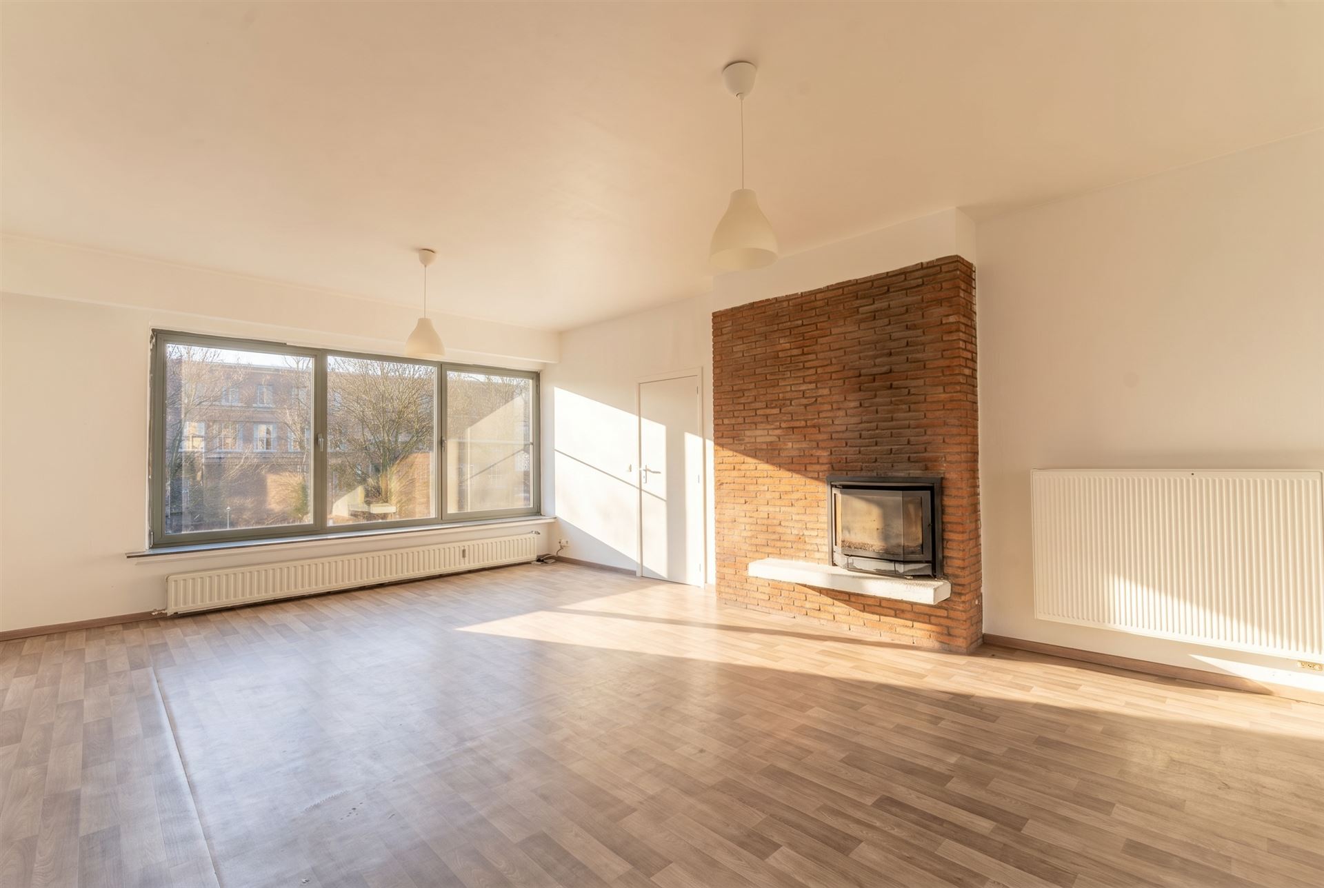 Lichtrijk appartement met 2 SLPK in een rustige straat! - foto 3