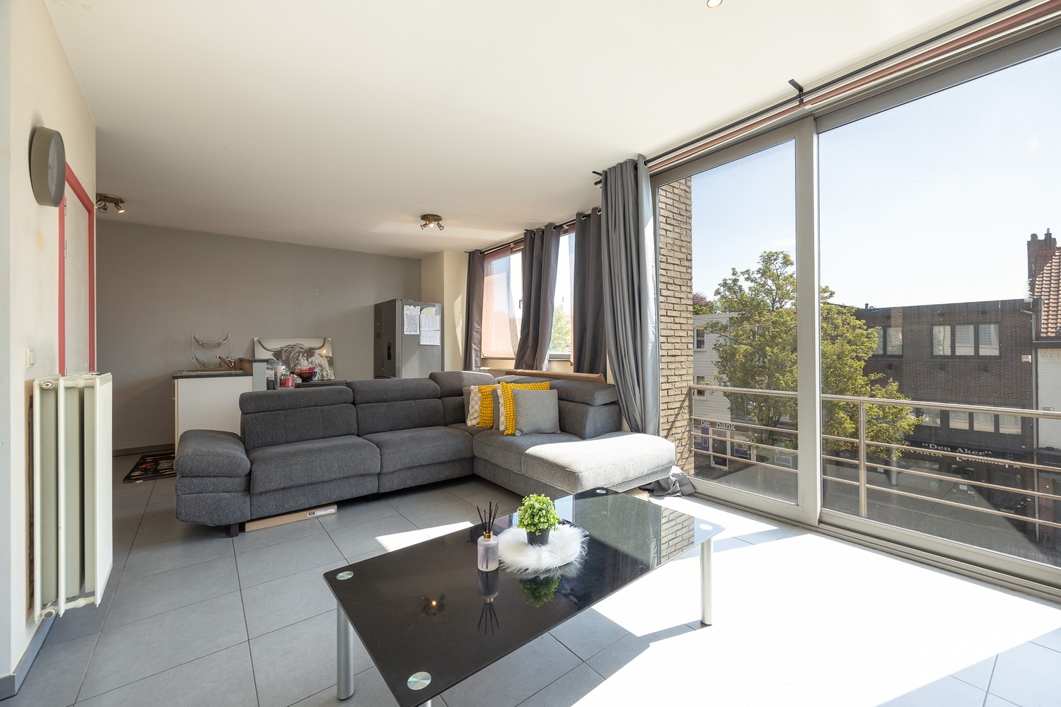 Centraal gelegen 1-slaapkamerappartement op tweede verdieping van een klein gebouw - foto 3