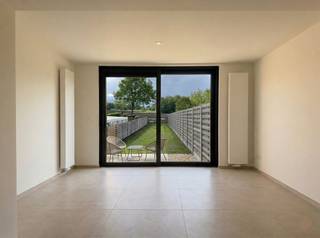 Bent u op zoek naar een energiezuinige woning waar u meteen kan intrekken én nog uitbreidingsmogelijkheden heeft? Dan is deze volledig...