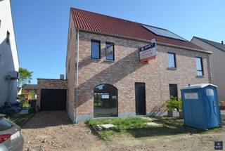 LAATSTE KANS: INSTAPKLARE BEN-WONING IN LANDELIJKE STIJL WELDRA BESCHIKBAARDroom je van een energiezuinige nieuwbouwwoning waar je weldra kunt...