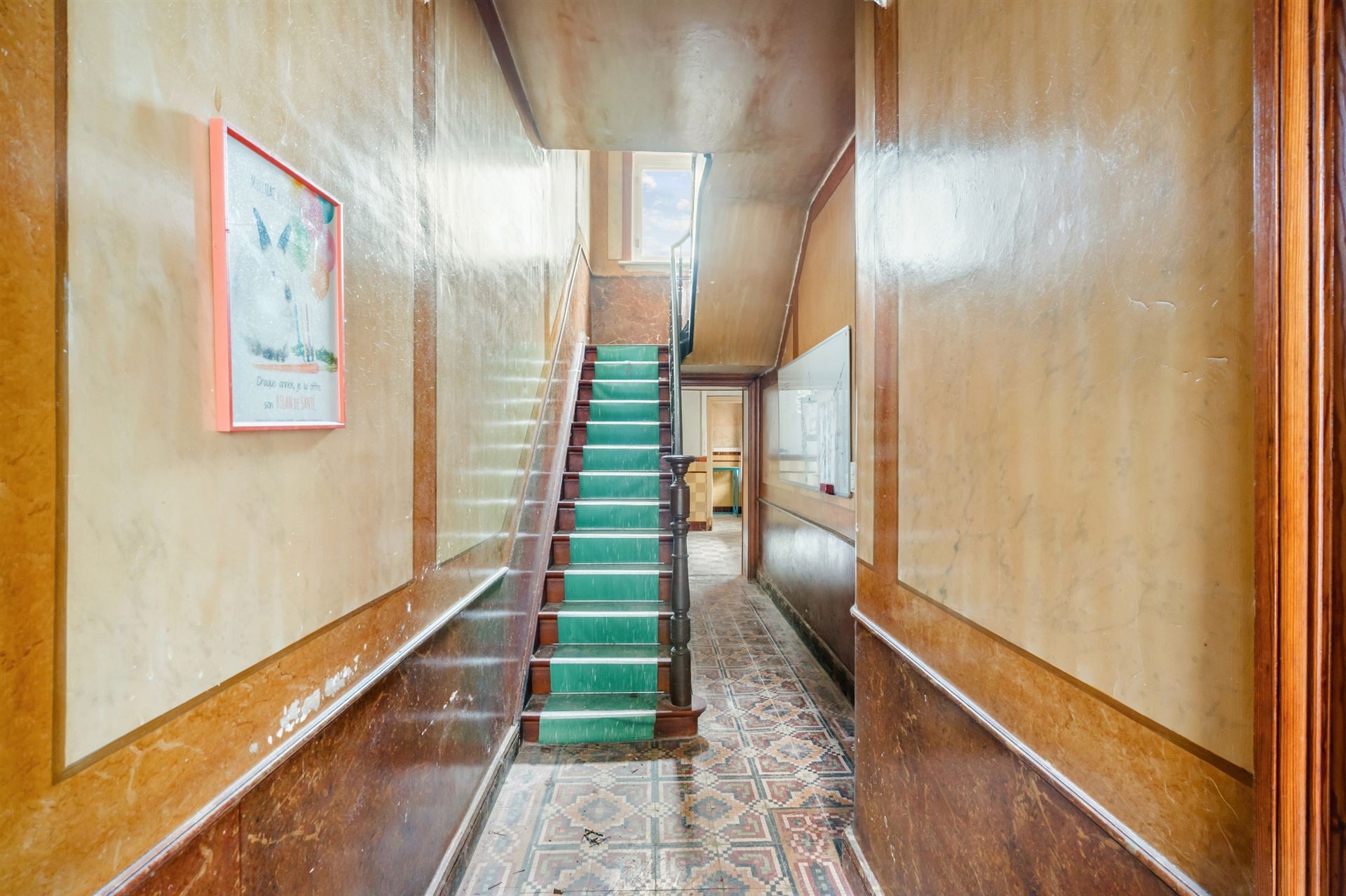 Te renoveren woning met 2 slpk en zolder in Doornik - foto 4