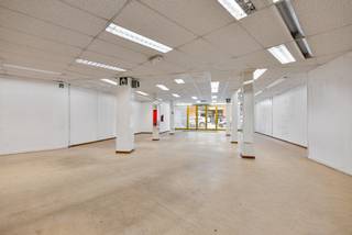 Cet espace commercial est situé au centre de Lommel. C'est une excellente opportunité d'investissement pour les entrepreneurs à la recherche d'un...