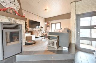 Deze woning is gelegen op een ruim en mooi perceel van 926 m², en biedt een aantrekkelijke combinatie van rustig, landelijk wonen en een...