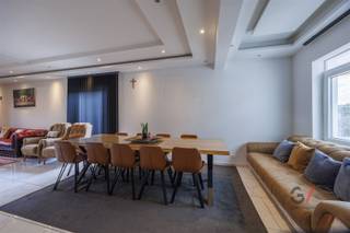 Ben je op zoek naar een stijlvol huis in Mechelen? Stop met zoeken! Dit prachtige huis in de Blokhuisstraat 33 heeft alles wat je nodig hebt...