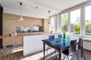Dit tof en op te frissen appartement is gelegen midden in bruisend Merksem. De uitstekende ligging, omringd door winkels, scholen...