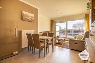 Dit appartement, met bouwjaar 2014, bevindt zich op de eerste verdieping van een verzorgde residentie en combineert comfort met een ideale...