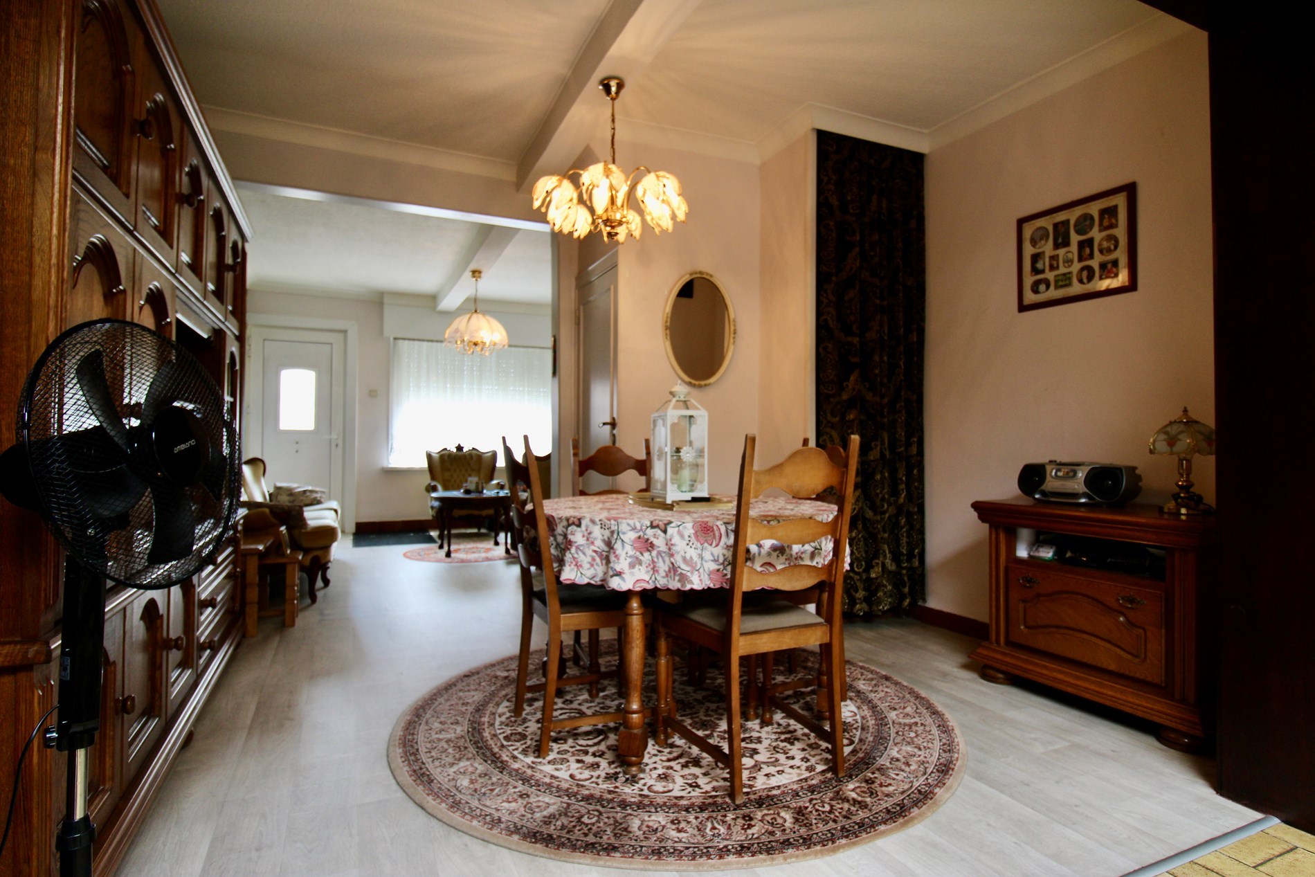 Deze op te frissen woning met parkeerplaats bevindt zich op een boogscheut van centrum Kuurne. - foto 3